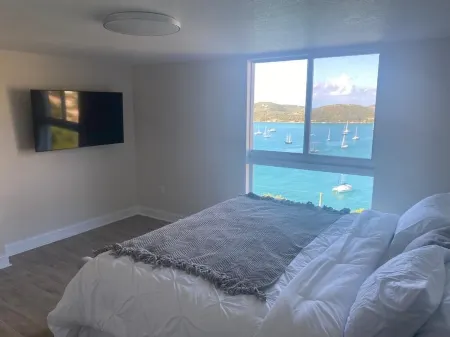 Comforts of a house, luxury of a hotel Отели рядом с достопримечательностью «Форт Крисчен»