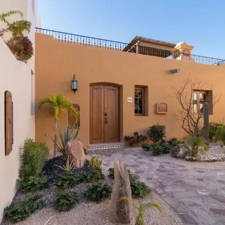 Comfort & inspiration in Loreto Bay... Beach, pool, cafes & beauty in few steps!