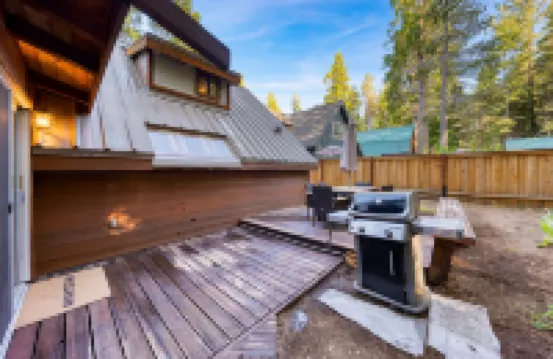 Luxurious Hot Tub and Scenic Forest Views - Inviting Tahoe Retreat