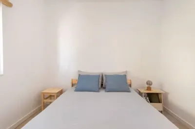 Salty Soul Beach House Hotels near Praia do Castelo