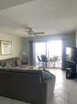 Beachfront Condo 3 Bedrooms/5 Beds/3 Bathrooms