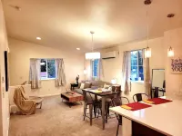 Birdsnest Rest Downtown Redmond Or. Walk to restaurants, breweries and shopping!