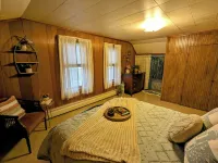 Waterfront home on the Sandusky Bay.  Nice fishing spot close to Cedar Point. Hotels in Margaretta Township