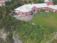 Sea Song 3 Bdrm Beachfront house on Marley Beach with great beach and sea views. Hotels in Warwick