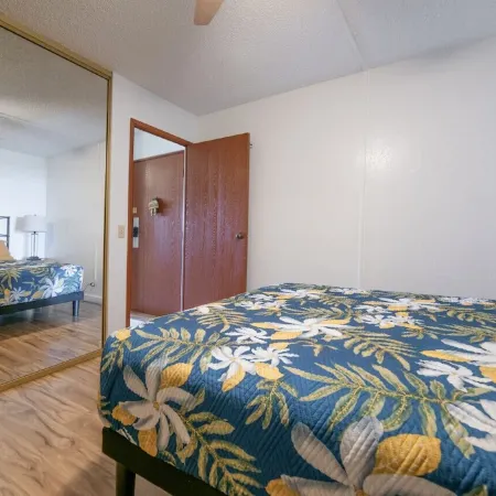 Stunning Fully remodeled Direct Oceanfront on the beach, AC, pool, spa