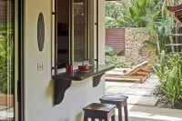 Villa Colibrí, 3 BR, walk to beach, private pool