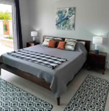 Villa in Paradise with Pool (steps to beach) 坦博爾酒店