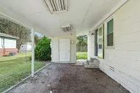 Near Parris Island, minutes to M.C.R.D and downtown