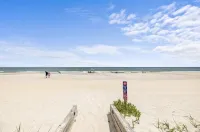 Oceanfront 2Br Condo, Steps to Beach, Pool, First Floor, Easy Access - Beach