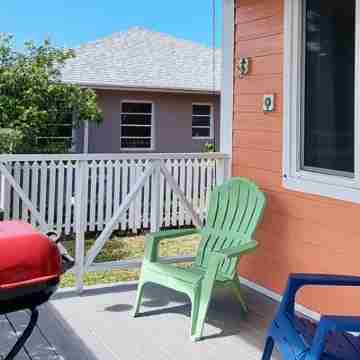 "Sweet Ting" Charming 3-bedroom cottage in Spanish Wells, Just Steps to beach Hotel Exterior