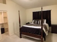 3-bedroom house in superb Albuquerque with WiFi, AC Hotels near Speedway