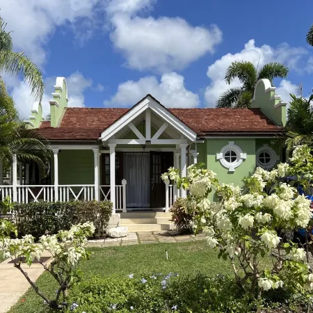 Idyllic 7 Porters Court, Beach Club Membership, pool, 5min walk beach,  Holetown
