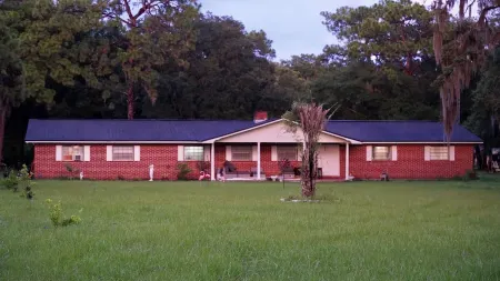 3-bedroom house in charming Wildwood with AC, WiFi. Enjoy a relaxing stay