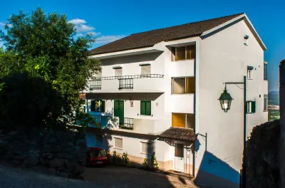 Fonte da Rosa Guest House APT2 โรงแรมใน