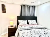 2 Bed rooms|Private entrance|Free Parking|Self-Check-in into our Upscale Haven. - Holiday Apartments