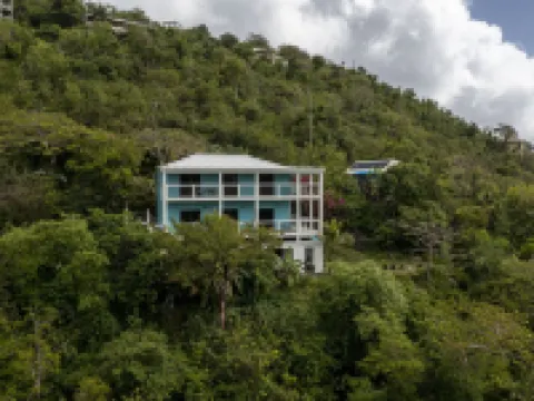 OWNERS' QUARTERS on the top of the house at AQUA VILLA ST. JOHN Hotels in Central