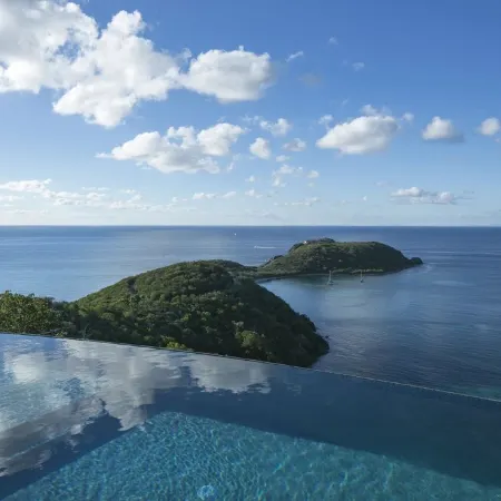 Stunning Views! Infinity Pool.  South Shore Home.