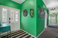 Hamilton house - private, central & sunny!