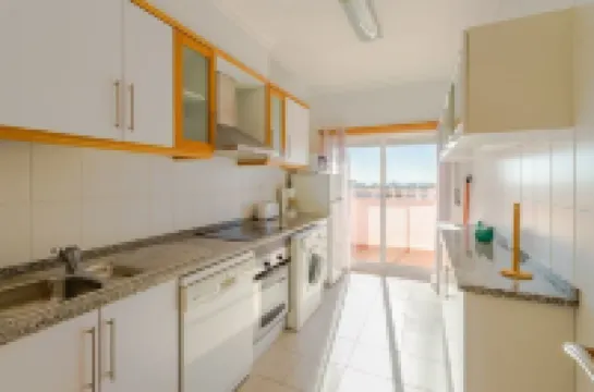 Apartment on the outskirts of Armacao de Pera with sea view.