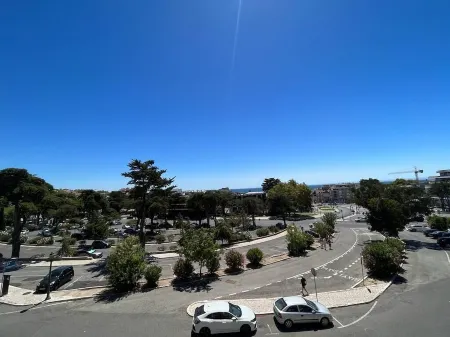 Estoril Casino 3 Bedrooms With Pool Отели рядом со станцией Monte Estoril