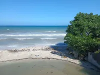 Ocean view apartment,with pool within reach ,AC with WiFi newly redone,discount