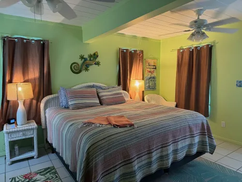 Southern Exposure 3 bedroom / 3 bath villa