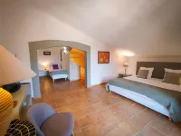 Le Mas de Gleyzes - Charme Authentique & Détente Avec Piscine Hotel di Comps