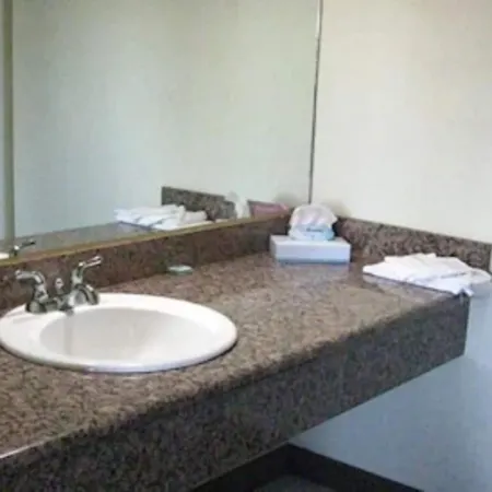 Desert Inn Motel