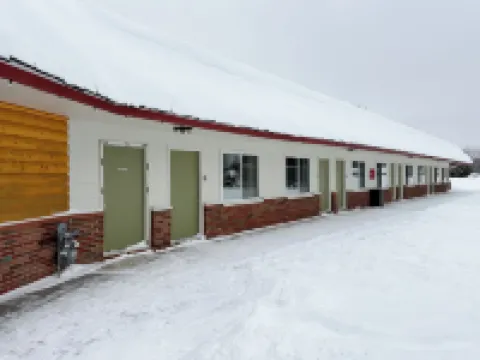 The Trail Inn - Newberry, MI - 13467 M-28 Hotels in Luce County