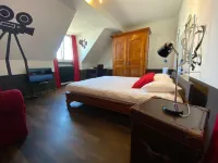 Hostellerie de Genève Hotels near Noix de Coco