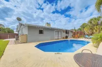 4 Mi to Jensen Beach Park: Family Home w/ Pool! - 3 estrellas