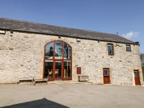 Broadway Barn
