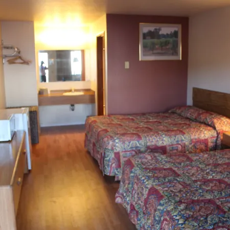 Silver Sands Motel