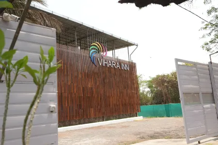 Vihara Inn Отели в г. Дхекал
