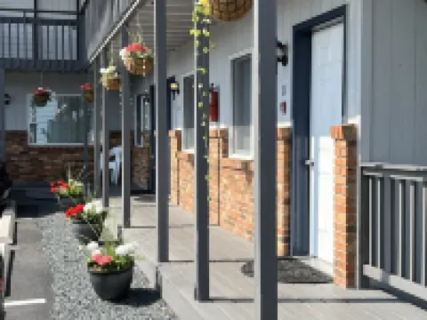 Harbor's Edge Motel Hotels in Bayfield