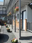 Harbor's Edge Motel