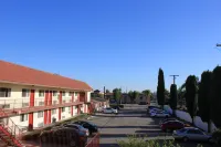Valley Hotel - parking