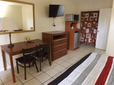 Lake Side Lodge Отели в г. Маналапан