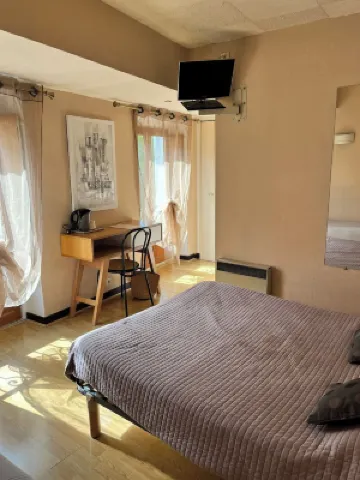 Hôtel Restaurant les Arcades Hotels in Limoux