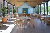 Eco-Domaine la Fontaine - Hotel-Spa - 300 m Plage de la Fontaine Aux Bretons - 朝食