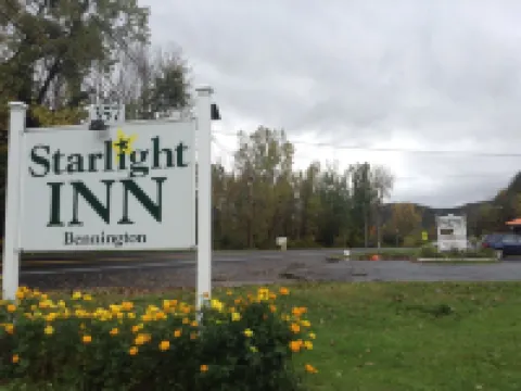 Starlight Inn Hotels in Bennington