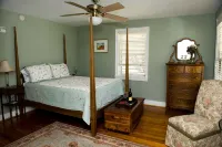 Hopkins Ordinary Bed, Breakfast and Ale Works Hotels in Washington