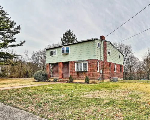 Family Getaway Near Delaware River & Int’l Soccer! Hotéis em Gloucester County