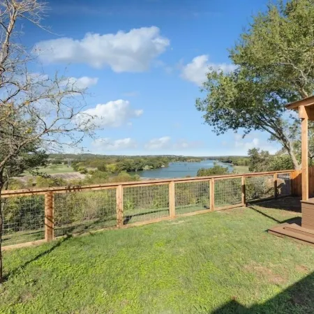 Guadalupe Bluff Farmhouse 3 Bedroom Home by Redawning