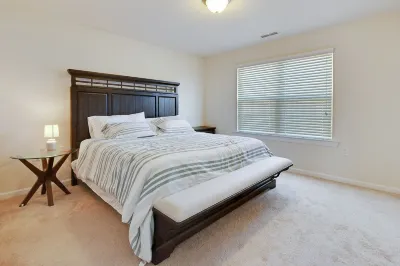 Delightful Pet Friendly Home in Great Location! 4 Bedroom Townhouse by Redawning