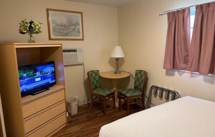 Sunrise Motor Inn