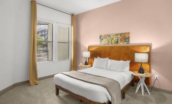 CozySuites at Town Lake