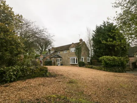 The Old Barn Отели рядом с достопримечательностью «Alton Towers Waterpark»