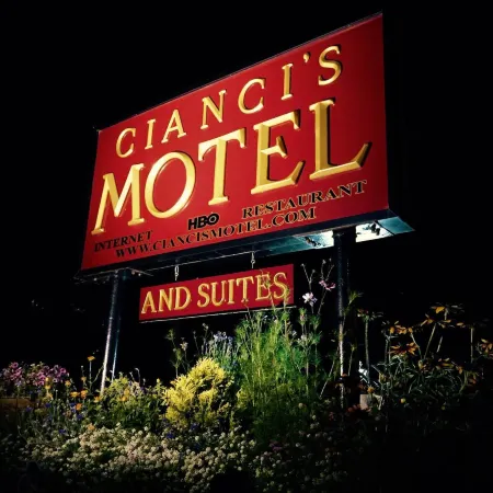Cianci's Motel and Suites