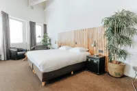 Queen Hotel Hotels in Ейндховен